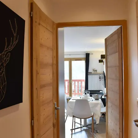 شقة 2 Pieces Pour 4 A Meribel, A Proximite Des Pistes, Commerces Et Navette - Fr-1-180-368